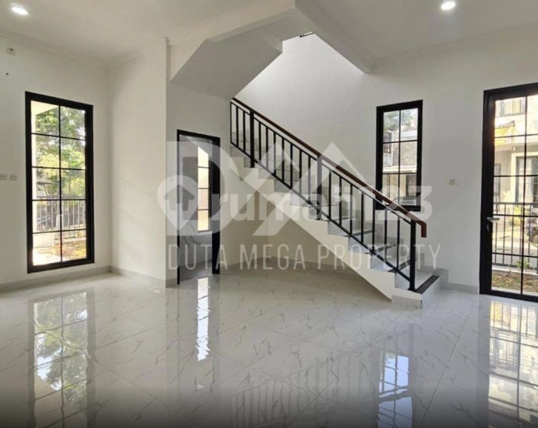 Foto rumah Rumah Mewah 3 Lantai dengan Kolam Renang, Sutera Onyx